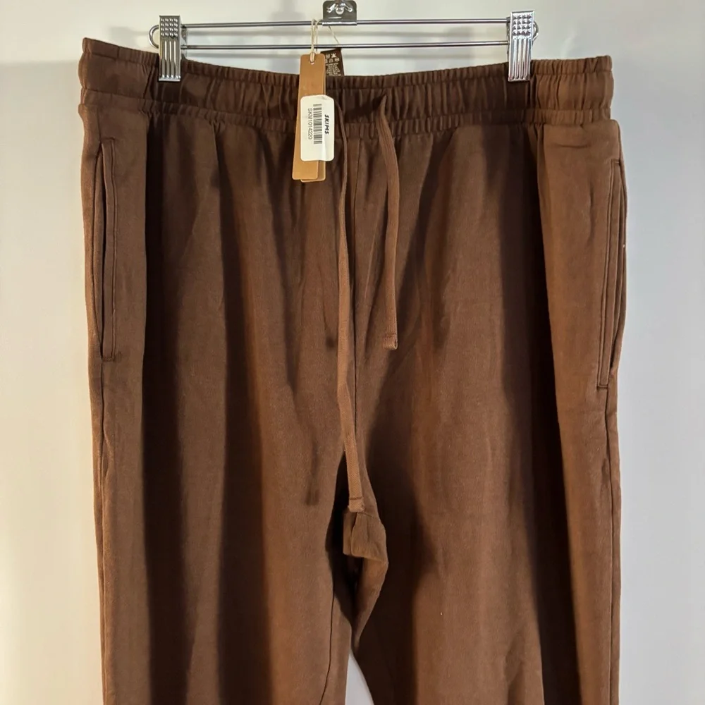 SKIMS Jersey Lounge Jogger in Mud Size L NWT